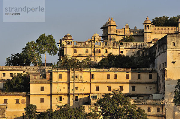 Teilansicht des Stadtpalast von Udaipur  Rajasthan  Indien  Asien