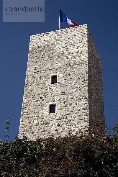 am  Architektur  außen  Außenaufnahme  aussen  Aussenansicht  Aussenansichten  Aussenaufnahme  Aussenaufnahmen  Azur  Bastion  Bastionen  Bauwerk  Bauwerke  Befestigungsanlage  Befestigungsanlagen  bei  Cannes  Castre  Cote  C  te  dAzur  de  draußen  draussen  europäisch  europäische  europäischer  europäisches  Europa  europaeisch  europaeische  europaeischer  europaeisches  Fahne  Fahnen  Flagge  Flaggen  Frankreich  französisch  französische  französischer  französisches  franzoesisch  franzoesische  franzoesischer  franzoesisches  Gebäude  Gebaeude  historisch  historische  historischer  historisches  La  Landesfarben  menschenleer  Mittelalter  mittelalterlich  mittelalterliche  mittelalterlicher  mittelalterliches  Nationalfarben  Nationalflagge  Nationalflaggen  niemand  Südeuropa  Südfrankreich  Seebäder  Seebad  Seebaeder  steinern  steinerne  steinerner  steinernes  Suedeuropa  Suedfrankreich  Suquet  Türme  Tag  Tage  Tageslicht  tagsüber  tagsueber  te  Tour  Tuerme  Turm  unten  von  Wachtürme  Wachtturm  Wachtuerme  Wachturm  Wehranlage  Wehranlagen