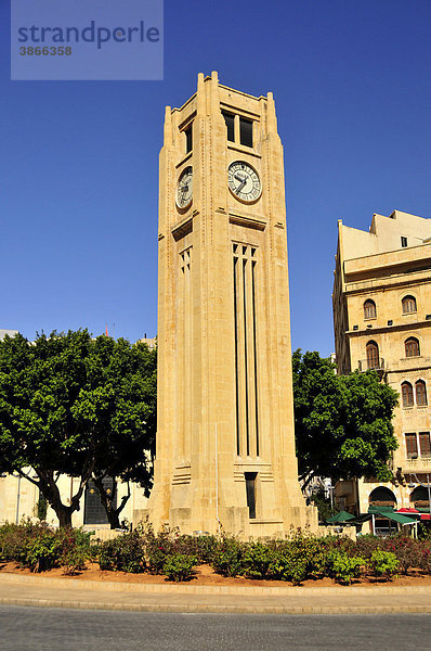 am  Architektur  Art  außen  Außenaufnahme  aus  aussen  Aussenansicht  Aussenansichten  Aussenaufnahme  Aussenaufnahmen  Bauwerk  Bauwerke  bei  Beirut  d…toile  Deco  Deco-Stil  der  dEtoile  draußen  draussen  französischen  franzoesischen  Gebäude  Gebaeude  im  Kunstrichtung  Kunstrichtungen  Kunststil  Kunststile  libanesisch  Libanon  Mandatszeit  menschenleer  Naher  Nahost  Nahosten  niemand  Orient  Osten  Place  Südwestasien  Stil  Suedwestasien  Türme  Tag  Tage  Tageslicht  tagsüber  tagsueber  Tuerme  Turm  Turmuhr  Turmuhren  Uhr  Uhren  Uhrentürme  Uhrentuerme  Uhrenturm  Uhrtürme  Uhrtuerme  Uhrturm  Uhrzeit  Vorderasien  Westasien  Zeit  Zeitmessung