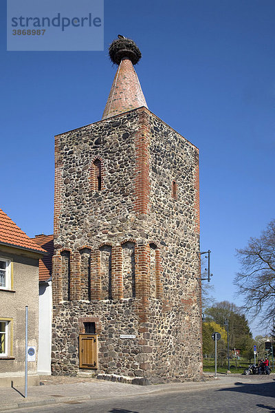 Altlandsberg  am  Architektur  außen  Außenaufnahme  aussen  Aussenansicht  Aussenansichten  Aussenaufnahme  Aussenaufnahmen  Bauwerk  Bauwerke  bei  Brandenburg  BRD  Bundesrepublik  deutsch  deutsche  deutscher  deutsches  Deutschland  draußen  draussen  europäisch  europäische  europäischer  europäisches  Europa  europaeisch  europaeische  europaeischer  europaeisches  Gebäude  Gebaeude  Landkreis  Märkisch  Märkisch-Oderland  Maerkisch  Maerkisch-Oderland  menschenleer  niemand  Oderland  ostdeutsch  ostdeutsche  ostdeutscher  ostdeutsches  Ostdeutschland  Strausberger  Türme  Tag  Tage  Tageslicht  tagsüber  tagsueber  Tor  Tore  Tuerme  Turm