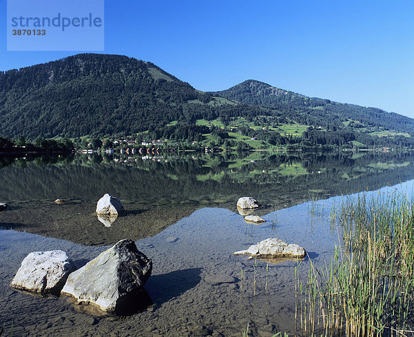 Alpsee  am  außen  Außenaufnahme  aussen  Aussenaufnahme  Aussenaufnahmen  bayerisch  bayerische  bayerischer  bayerisches  Bayern  bayrisch  bayrische  bayrischer  bayrisches  bei  Berg  Berge  bergig  bergige  bergiger  bergiges  BRD  Bundesrepublik  deutsch  deutsche  deutscher  deutsches  Deutschland  draußen  draussen  europäisch  europäische  europäischer  europäisches  Europa  europaeisch  europaeische  europaeischer  europaeisches  Felsbrocken  Gewässer  Gewaesser  Immenstadt  Landschaft  Landschaften  menschenleer  Natur  niemand  Süddeutschland  See  Seen  Seeufer  Spiegelbild  Spiegelbilder  Spiegelung  Spiegelungen  Stein  Steine  Sueddeutschland  Tag  Tage  Tageslicht  tagsüber  tagsueber  Ufer  Wasser  Westallgäu  Westallgaeu