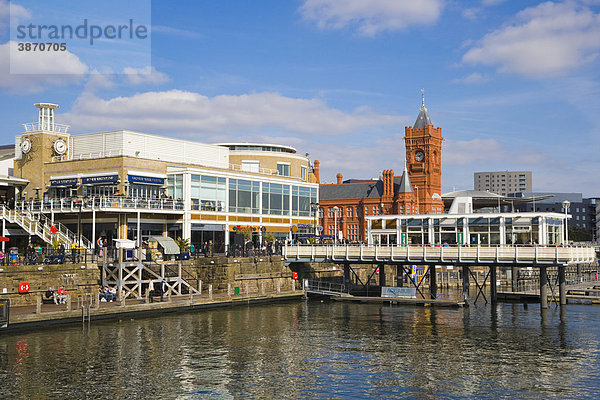 am  Andrew  Anleger  Architektur  außen  Außenansicht  Außenansichten  Außenaufnahme  aussen  Aussenansicht  Aussenansichten  Aussenaufnahme  Aussenaufnahmen  Bauwerk  Bauwerke  Bay  bei  britisch  britische  britischer  britisches  Bucht  Buchten  Building  Caerdydd  Cardiff  Clock  dem  draußen  draussen  europäisch  europäische  europäischer  europäisches  Europa  europaeisch  europaeische  europaeischer  europaeisches  Gebäude  Gebaeude  Gewässer  Gewaesser  Glamorgan  Großbritannien  Grossbritannien  Häfen  Häuser  Haefen  Haeuser  Hafen  Haus  Hazell  Königreich  Kai  Kaimauer  Koenigreich  Kultur  kulturell  kulturelle  kultureller  kulturelles  Kulturen  Kulturgebäude  Kulturgebaeude  Kulturstätte  Kulturstätten  Kulturstaette  Kulturstaetten  Meer  Meere  Mermaid  mit  Museen  Museum  oder  Pier  Piere  Pierhead  Platz  Quay  South  Square  Türme  Tacoma  Tag  Tage  Tageslicht  tagsüber  tagsueber  Tower  Tuerme  Turm  Ufer  Uhrentürme  Uhrentuerme  Uhrenturm  Uhrtürme  Uhrtuerme  Uhrturm  und  Vereinigtes  von  Wales  walisisch  walisische  walisischer  walisisches  Wasser  Willows