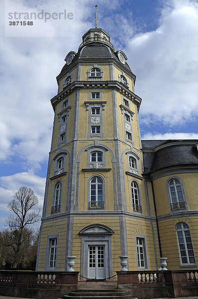 1715  am  Architektur  außen  Außenaufnahme  Ausflugsziel  Ausflugsziele  aussen  Aussenansicht  Aussenansichten  Aussenaufnahme  Aussenaufnahmen  Baden  Baden-Württemberg  Baden-Wuerttemberg  Bauwerk  Bauwerke  bei  BRD  Bundesrepublik  des  deutsch  deutsche  deutscher  deutsches  Deutschland  draußen  draussen  errichtet  europäisch  europäische  europäischer  europäisches  Europa  europaeisch  europaeische  europaeischer  europaeisches  Gebäude  Gebaeude  Karlsruhe  menschenleer  niemand  Süddeutschland  Schlösser  Schloß  Schloesser  Schloss  Schlossbezirk  Sehenswürdigkeit  Sehenswürdigkeiten  sehenswert  sehenswerte  sehenswerter  sehenswertes  Sehenswuerdigkeit  Sehenswuerdigkeiten  Sueddeutschland  Türme  Tag  Tage  Tageslicht  tagsüber  tagsueber  Touristenattraktion  Touristenattraktionen  Tuerme  Turm  Württemberg  Wuerttemberg