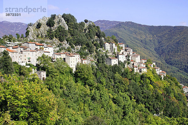 am  außen  Außenaufnahme  aussen  Aussenaufnahme  Aussenaufnahmen  bei  Berg  Bergdörfer  Bergdoerfer  Bergdorf  Berge  bergig  bergige  bergiger  bergiges  Berglandschaft  Berglandschaften  Dörfer  Das  Doerfer  Dorf  draußen  draussen  europäisch  europäische  europäischer  europäisches  Europa  europaeisch  europaeische  europaeischer  europaeisches  Gebirge  Italien  italienisch  italienische  italienischer  italienisches  Landschaft  Landschaften  Lucchio  menschenleer  niemand  Ort  Orte  Ortschaft  Ortschaften  Südeuropa  Suedeuropa  Tag  Tage  Tageslicht  tagsüber  tagsueber  Toskana  toskanisch  toskanische  toskanischer  toskanisches