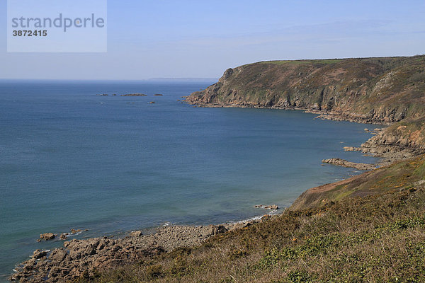 am  Atlantik  Atlantischer  außen  Außenaufnahme  Ausblick  aussen  Aussenaufnahme  Aussenaufnahmen  Aussicht  Aussichten  Basse  Basse-Normandie  bei  Blick  DÈpartement  de  Departement  draußen  draussen  europäisch  europäische  europäischer  europäisches  Europa  europaeisch  europaeische  europaeischer  europaeisches  Fels  Felsen  Felsenküste  Felsenküsten  Felsenkueste  Felsenkuesten  felsig  felsige  felsiger  felsiges  Felsküste  Felsküsten  Felskueste  Felskuesten  Frankreich  französisch  französische  französischer  französisches  franzoesisch  franzoesische  franzoesischer  franzoesisches  gesehen  Gestein  Gewässer  Gewaesser  Herqueville  Jobourg  Küste  Küsten  Küstenlandschaft  Küstenlandschaften  Küstenstrich  Küstenstriche  Kueste  Kuesten  Kuestenlandschaft  Kuestenlandschaften  Kuestenstrich  Kuestenstriche  Landschaft  Landschaften  Manche  Meer  Meere  Meeresküste  Meeresküsten  Meereskueste  Meereskuesten  menschenleer  Natur  Nez  niemand  Normandie  Ozean  RÈgion  Region  Stein  Tag  Tage  Tageslicht  tagsüber  tagsueber  von  Wasser