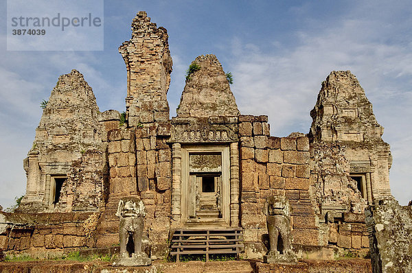 alt  alte  alter  altes  am  Angkor  Architektur  außen  Außenaufnahme  Ausflugsziel  Ausflugsziele  aussen  Aussenansicht  Aussenansichten  Aussenaufnahme  Aussenaufnahmen  Bau  Bauten  Bauwerk  Bauwerke  bei  bekannt  bekannte  bekannter  bekanntes  berühmt  berühmte  berühmter  berühmtes  beruehmt  beruehmte  beruehmter  beruehmtes  Buddhismus  buddhistisch  buddhistische  buddhistisches  draußen  draussen  East  Gebäude  Gebaeude  Geschichte  geschichtlich  geschichtliche  geschichtlicher  geschichtliches  Glaube  glauben  heilig  heilige  heiliger  heiliges  Heiligtümer  Heiligtuemer  Heiligtum  historisch  historische  historischer  historisches  Kambodscha  Khmer  Komplex  Kultur  Kulturdenkmäler  Kulturdenkmaeler  Kulturdenkmal  kulturell  kulturelle  kultureller  kulturelles  Kulturen  Kulturgebäude  Kulturgebaeude  Kulturgeschichte  Kulturstätte  Kulturstätten  Kulturstaette  Kulturstaetten  Mebon  Reap  religiöse  religiöser  religioese  religioeser  Religion  Südostasien  Sakralbau  Sakralbauten  Sehenswürdigkeit  Sehenswürdigkeiten  sehenswert  sehenswerte  sehenswerter  sehenswertes  Sehenswuerdigkeit  Sehenswuerdigkeiten  Siem  Suedostasien  Tag  Tage  Tageslicht  tagsüber  tagsueber  Tempel  Tempelanlage  Tempelanlagen  Touristenattraktion  Touristenattraktionen  UNESCO  UNESCO-Weltkulturerbe  UNESCO-Weltkulturerben  Wahrzeichen  Wat  Weltkulturerbe  Weltkulturerben