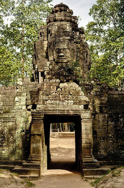 alt  alte  alter  altes  am  Angkor  Architektur  außen  Außenaufnahme  Ausflugsziel  Ausflugsziele  aussen  Aussenansicht  Aussenansichten  Aussenaufnahme  Aussenaufnahmen  Bau  Bauten  Bauwerk  Bauwerke  bei  bekannt  bekannte  bekannter  bekanntes  berühmt  berühmte  berühmter  berühmtes  beruehmt  beruehmte  beruehmter  beruehmtes  Buddhismus  buddhistisch  buddhistische  buddhistisches  draußen  draussen  Gebäude  Gebaeude  Geschichte  geschichtlich  geschichtliche  geschichtlicher  geschichtliches  Glaube  glauben  heilig  heilige  heiliger  heiliges  Heiligtümer  Heiligtuemer  Heiligtum  historisch  historische  historischer  historisches  Kambodscha  Khmer  Komplex  Kultur  Kulturdenkmäler  Kulturdenkmaeler  Kulturdenkmal  kulturell  kulturelle  kultureller  kulturelles  Kulturen  Kulturgebäude  Kulturgebaeude  Kulturgeschichte  Kulturstätte  Kulturstätten  Kulturstaette  Kulturstaetten  Reap  religiöse  religiöser  religioese  religioeser  Religion  Südostasien  Sakralbau  Sakralbauten  Sehenswürdigkeit  Sehenswürdigkeiten  sehenswert  sehenswerte  sehenswerter  sehenswertes  Sehenswuerdigkeit  Sehenswuerdigkeiten  Siem  Som  Suedostasien  Ta  Tag  Tage  Tageslicht  tagsüber  tagsueber  Tempel  Tempelanlage  Tempelanlagen  Touristenattraktion  Touristenattraktionen  UNESCO  UNESCO-Weltkulturerbe  UNESCO-Weltkulturerben  Wahrzeichen  Wat  Weltkulturerbe  Weltkulturerben