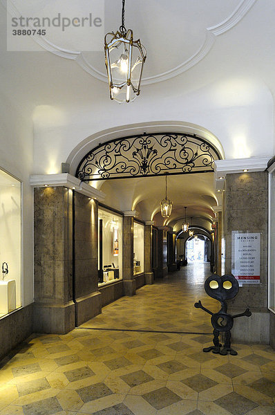 Passage im Preysing Palais  München  Bayern  Deutschland  Europa