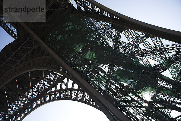 Eiffelturm  Paris  Frankreich  Tiefblick  Ausschnitt