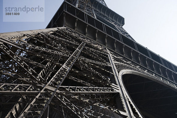 Eiffelturm  Paris  Frankreich  Tiefblick