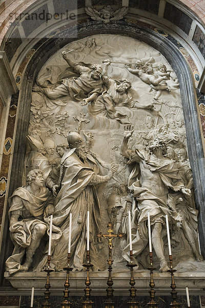 Altar des Heiligen Leos des Großen  Petersdom  Rom  Italien