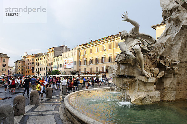 Piazza Navona  Vier Strömebrunnen  Fontana dei Quattro Fiumi  Rome  Italien  Europa