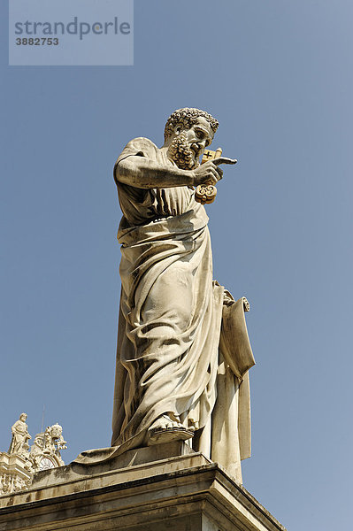 Figur des Hl. Petrus  St. Petersplatz  Vatikan  Rome  Italien  Europa