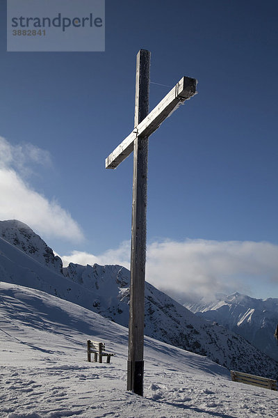 Kreuz  Aussichtspunkt  Seefeld Joch  2080m  Karwendelgebirge  Tirol. Österreich  Europa