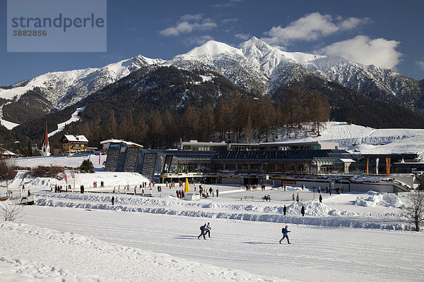 Olympiabad  Kongresszentrum  Langlaufloipe  Karwendelgebirge  Seefeld  Tirol  Österreich  Europa