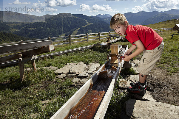 Wasserspielplatz  Nockberge  Innerkrems  Kärnten  Österreich  Europa