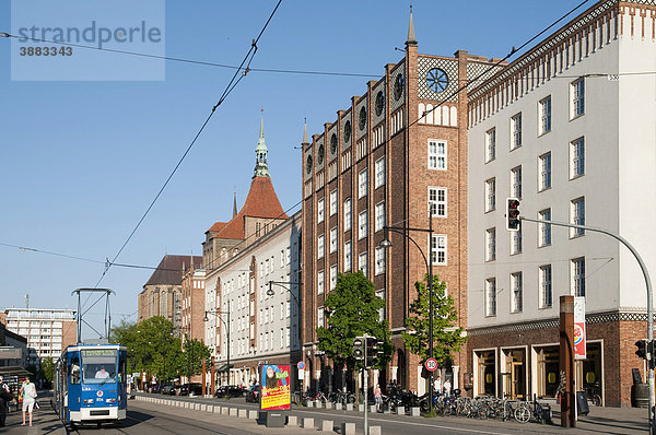 Lange Straße mit Marienkirche  Altstadt  Hansestadt Rostock  Mecklenburg-Vorpommern  Deutschland  Europa