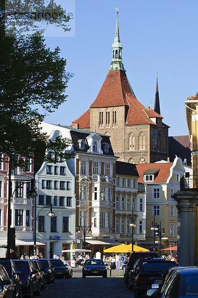 Kröpeliner Straße  Marienkirche  Altstadt  Hansestadt Rostock  Mecklenburg-Vorpommern  Deutschland  Europa