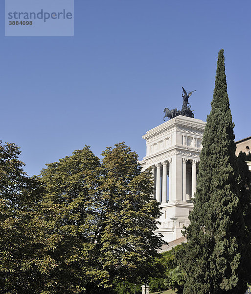 Bronze-Quadriga auf dem Vittoriano  Rom  Latium  Italien  Europa