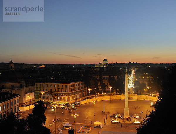 Piazza del Popolo in der Abenddämmerung  Rom  Italien  Europa