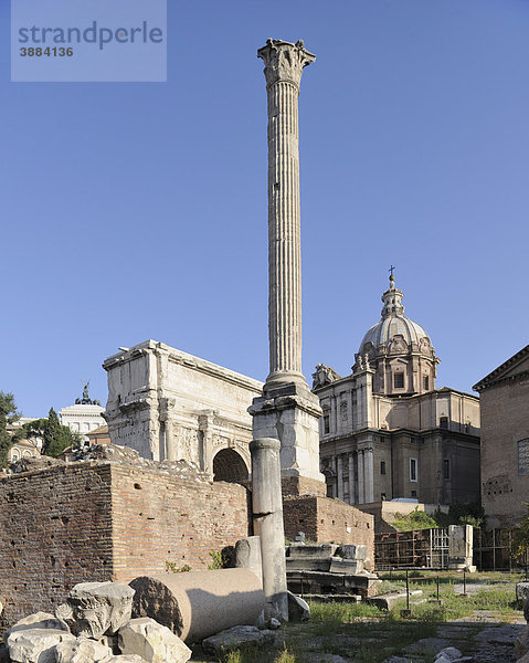 Rostra  Phokassäule und Septimius Severus Bogen auf dem Forum Romanum  Rom  Italien  Europa