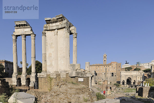 Säulen des Castor und Pollux Tempels auf dem Forum Romanum  Rom  Italien  Europa