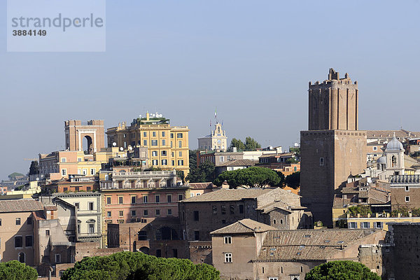 Viertel um den Torre delle Milizie gesehen vom Palatin  Rom  Latium  Italien  Europa