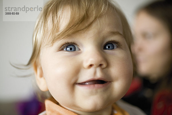 Säugling lächelnd  Portrait