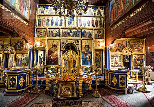 Innenraum  russisch-orthodoxe Holzkirche Sankt Nikolaus im internationalen Wind- und Wassermühlenmuseum  Gifhorn  Niedersachsen  Deutschland  Europa