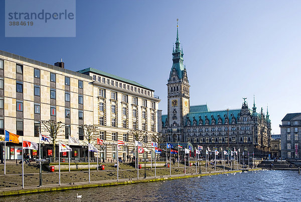 Das Hamburger Rathaus am Alsterfleet  Hamburg  Deutschland  Europa