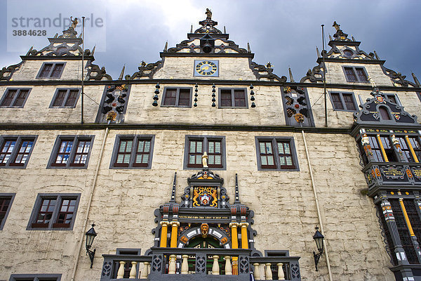 Das Rathaus im Stil der Weserrenaissance in Hannoversch Münden  Hessen  Deutschland  Europa