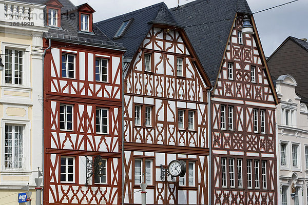Fachwerkhäuser am Hauptmarkt  Trier  Rheinland-Pfalz  Deutschland  Europa