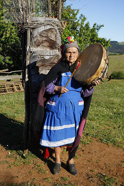 Mapuche Frau  Schamanin  Region Bio-Bio  Chile  Südamerika