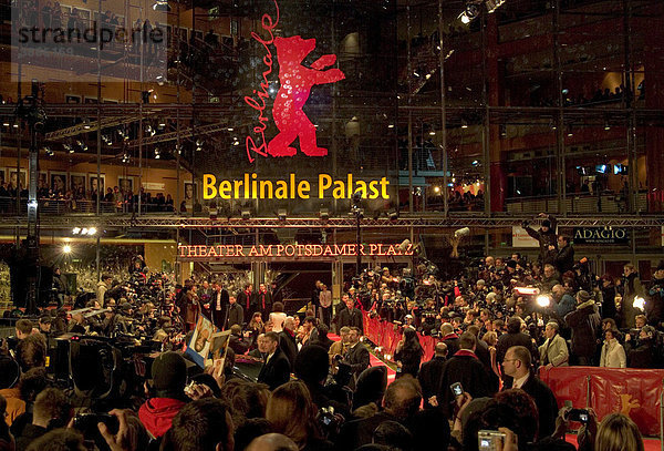 Berlinale  roter Teppich  Berliner Filmfestspiele  Berlinale Palast  Musical-Theater am Potsdamer Platz  Berlin Tiergarten  Berlin  Deutschland  Europa