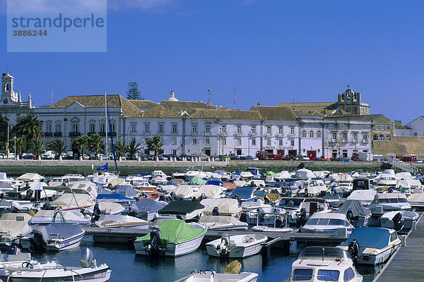 Stadtbild mit Hafen  Faro  Algarve  Portugal  Europa