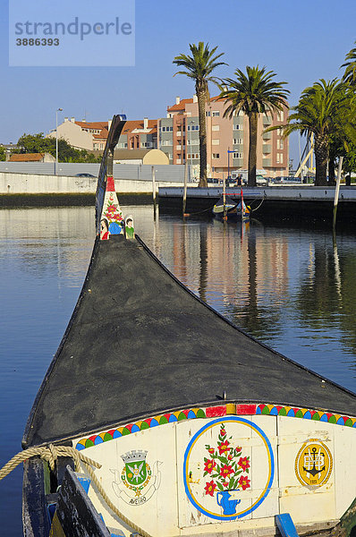 Traditionelles Moliceiro Boot  Canal Central  Aveiro  Beiras oder Beira Region  Portugal  Europa