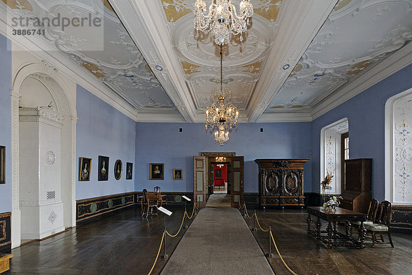 Barocksaal mit Stuckdecke  Blauer Saal  Schlossmuseum  Quedlinburg  Harz  Sachsen-Anhalt  Deutschland  Europa