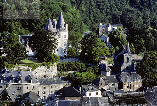 Schloss und historische Altstadt  Durbuy  Wallonien  Provinz Luxemburg  Belgien  Europa