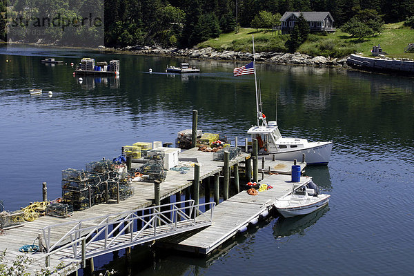 Harbor  Hummerkutter  Frenchboro  Long Island  Küste von Maine  New England  USA