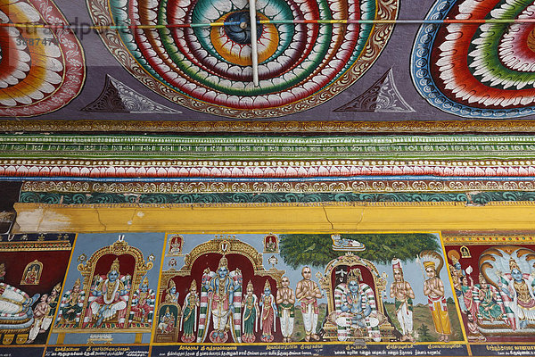 Wandmalereien im Srivilliputhur Andal Tempel  Srivilliputtur  Tamil Nadu  Tamilnadu  Südindien  Indien  Asien