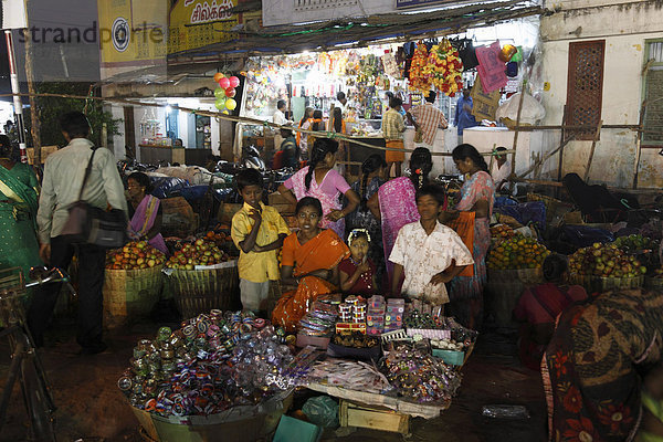 Markt während Thaipusam-Fest  Hindu-Fest  Palani  Tamil Nadu  Tamilnadu  Südindien  Indien  Asien