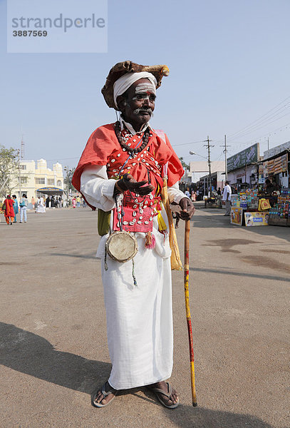 Indischer Pilger  Chamundi Hill  Mysore  Maisur  Karnataka  Südindien  Indien  Südasien  Asien