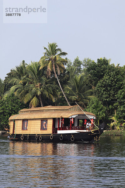 Hausboot auf Kodoor River  Backwaters bei Alleppey  Alappuzha  Kerala  Südindien  Indien  Südasien  Asien