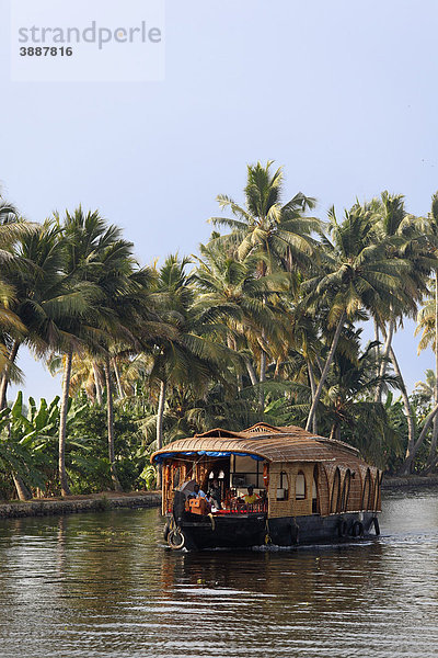 Hausboot auf Kodoor River  Backwaters bei Alleppey  Alappuzha  Kerala  Südindien  Indien  Südasien  Asien
