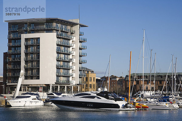 Admirals Quay  Luxus-Appartements  Ocean Village Marina  Southampton  Hampshire  England  Großbritannien  Europa