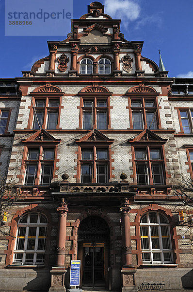 Reich verzierte Fassade des Hauptpostamtes  1892 bis 1897 im Stil der Neorenaissance erbaut  Mecklenburgstraße  Schwerin  Mecklenburg-Vorpommern  Deutschland  Europa