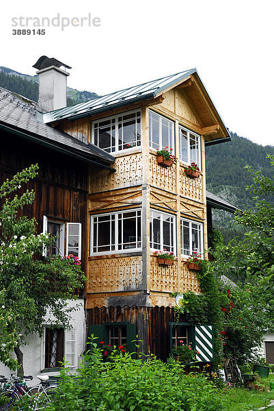 Traditionelles Haus im Fischerndorf Viertel  Altaussee  Bad Aussee  Ausseerland  Totes Gebirge  Salzkammergut  Steiermark Alpen  Österreich  Europa