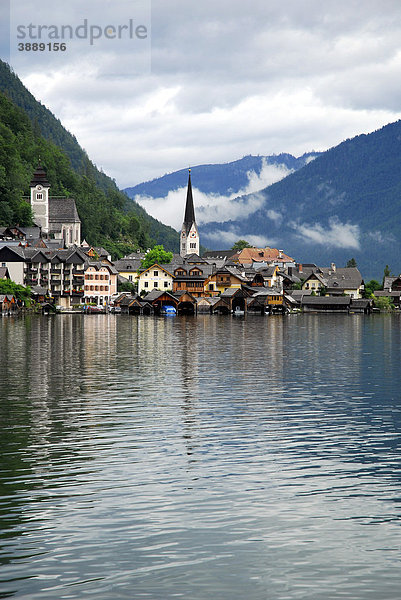 Stadtansicht  Sicht auf Hallstatt am Hallstätter See  UNESCO-Welterbe  Salzkammergut  Alpen  Oberösterreich  Österreich  Europa