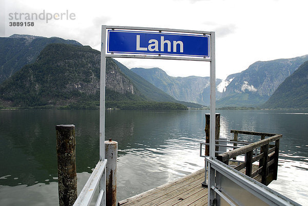 Anlegesteg für Boote  Hallstatt Lahn am Hallstätter See  UNESCO-Welterbe  Salzkammergut  Alpen  Oberösterreich  Österreich  Europa