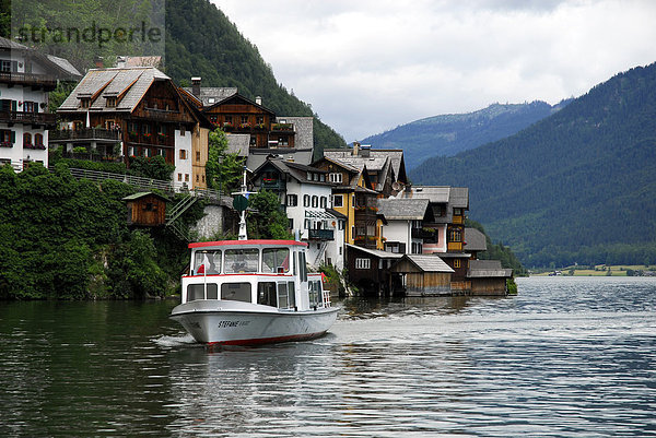 Boot  Hallstatt am Hallstätter See  UNESCO-Welterbe  Salzkammergut  Alpen  Oberösterreich  Österreich  Europa